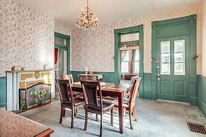 2 Blocks to Ohio River! Historic Victorian Gem