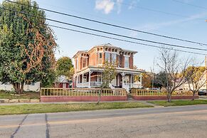 2 Blocks to Ohio River! Historic Victorian Gem