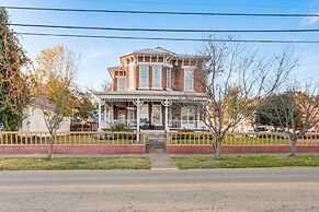 2 Blocks to Ohio River! Historic Victorian Gem