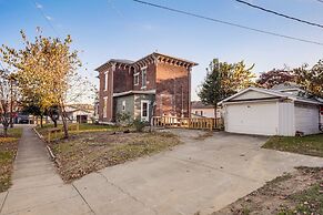 2 Blocks to Ohio River! Historic Victorian Gem