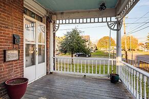 2 Blocks to Ohio River! Historic Victorian Gem