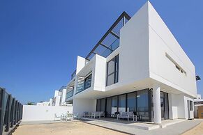 Silk Valley-4B with Private Beach Access