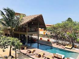 Private Complex With Swimming Pool Close to the Ocean