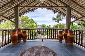 Private Complex With Swimming Pool Close to the Ocean