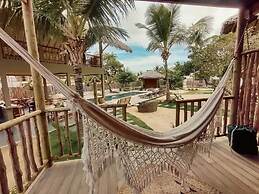 Private Complex With Swimming Pool Close to the Ocean