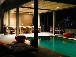 Private Complex With Swimming Pool Close to the Ocean
