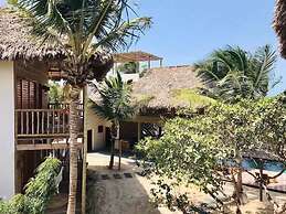 Private Complex With Swimming Pool Close to the Ocean