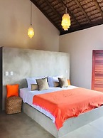 Private Complex With Swimming Pool Close to the Ocean