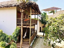 Private Complex With Swimming Pool Close to the Ocean