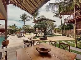 Private Complex With Swimming Pool Close to the Ocean
