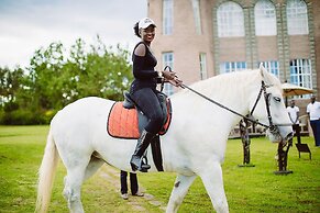 Tafaria Castle & Center for the Arts
