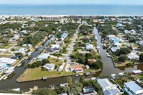 Riverside Paradise