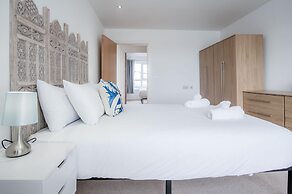 The Penthouse - 3 Bedroom Apartment - Llanelli