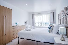 The Penthouse - 3 Bedroom Apartment - Llanelli