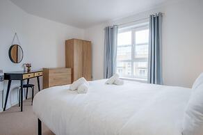 The Penthouse - 3 Bedroom Apartment - Llanelli