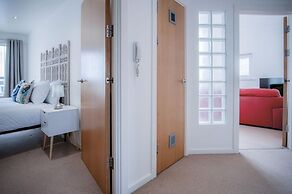 The Penthouse - 3 Bedroom Apartment - Llanelli