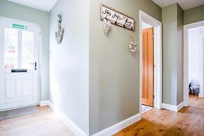 Marshmallow - 2 Bedroom Cottage - Oxwich