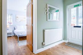 Marshmallow - 2 Bedroom Cottage - Oxwich