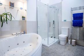 West Barn - 2 Bedroom Cottage - Llandeilo