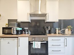 Churchill Studio - 1 Bedroom Studio - Uplands