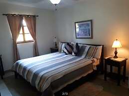 Hibiscus House Bed and Breakfast