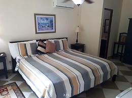Hibiscus House Bed and Breakfast
