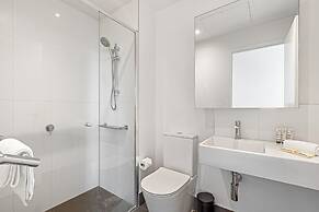 Pristine 2-bed Unit With Beautiful City Landscape
