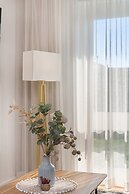 Comfy Studio With Shared Backyard Near Racecourse