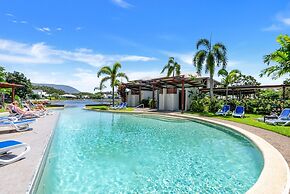 Bright 3-bedroom Beachside Stay With Pool & BBQ