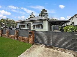 Spacious 3-bedroom Home With Private Pool & BBQ