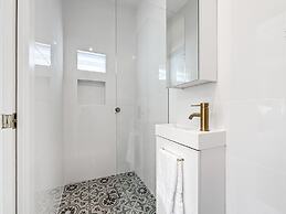 Spacious 3-bedroom Home With Private Pool & BBQ