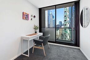 Chic Apartment In Melbournes Heart