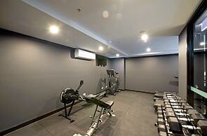 Chic Inner-city 2-bed Abode With Pool, Gym & Sauna