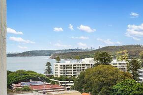 Apartment With Pool Access, a Minute to the Beach