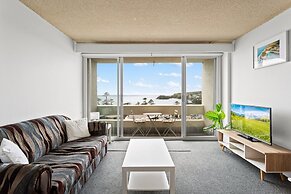 Apartment With Pool Access, a Minute to the Beach