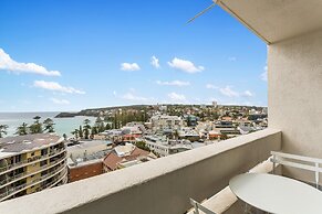 Apartment With Pool Access, a Minute to the Beach