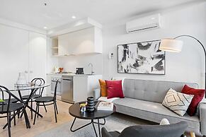 Charming 1-bed Apartment With a Balcony