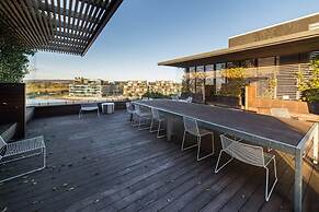 Stunning 1BR Apartment With Water Views