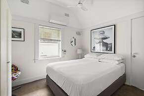Poolside Stay - Close to Taronga Zoo & Luna Park