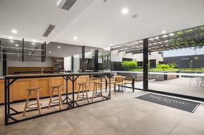 Bright 2-bed Apartment in Fitzroy's Heart