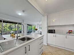 Oceanfront 4-bed Haven With BBQ & Alfresco Dining