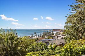 Ocean Views, Deck and Parking at Beach Apartment