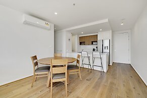 Modern 1-bed Apartment With Parking
