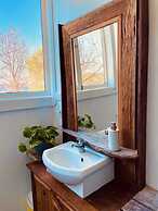 Charming 1-bed Farm Cabin With Wood Fire