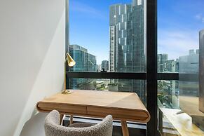Impeccably Modern 1-bed With Incredible City Views