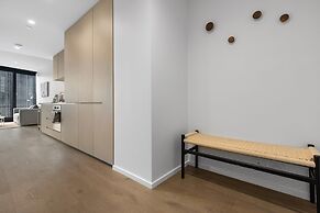 Impeccably Modern 1-bed With Incredible City Views