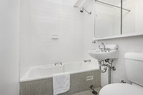 Stunning Ocean Views With Manly At Your Doorstep