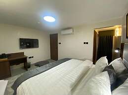 Five Clover Hotel Ilupeju