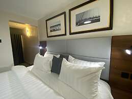 Five Clover Hotel Ilupeju