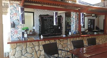 Birdwatchers Poolside Hotel Panglao